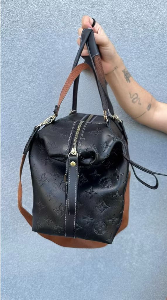 Bolsa LV de Couro Grande 2 em 1