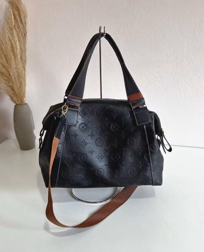 Bolsa LV de Couro Grande 2 em 1