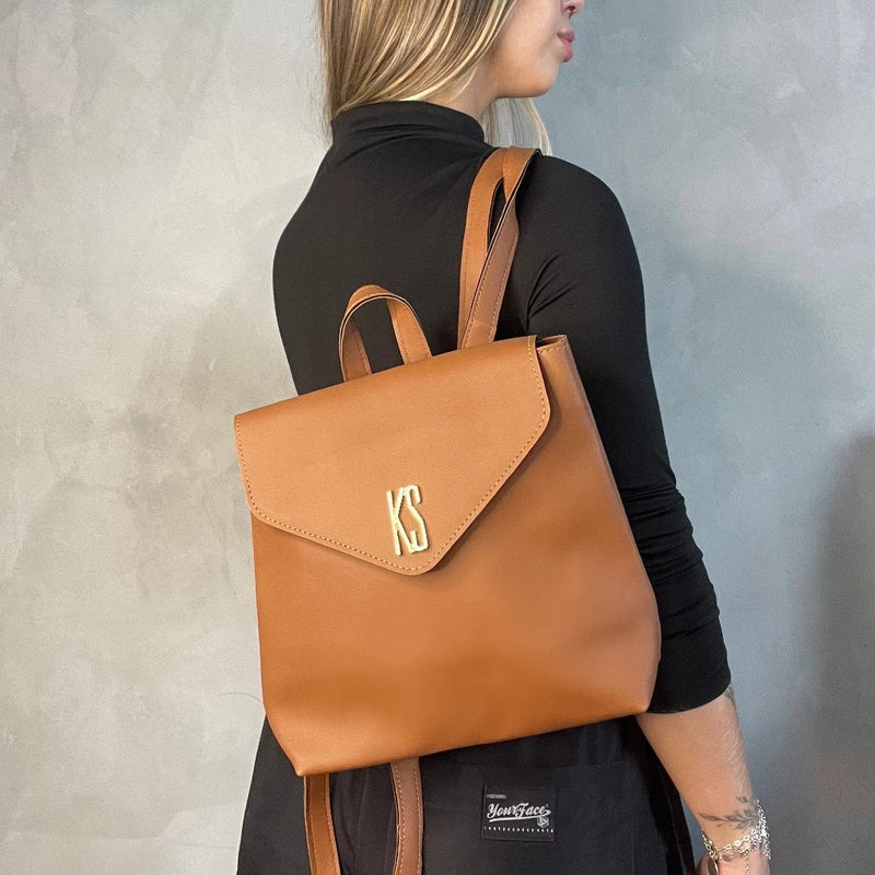 Kit 4 Bolsas Edição Limitada: Bolsa KS de Couro Grande + Carteira + Mochila + Bolsa Casual Media.